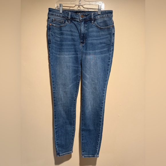 Judy Blue Jeans Women’s 11/30 Skinny Fit Denim Distressed JB88212 - Picture 2 of 10